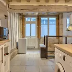 Le Nid Voute Avec Terrasse Situe Au Coeur De * ルーアン