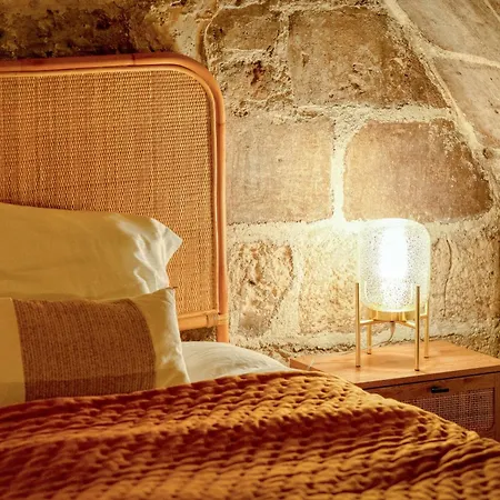 Le Nid Voute Avec Terrasse Situe Au Coeur De