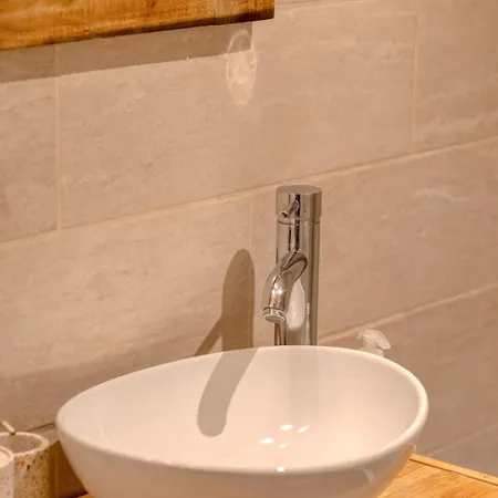 Le Nid Voute Avec Terrasse Situe Au Coeur De *