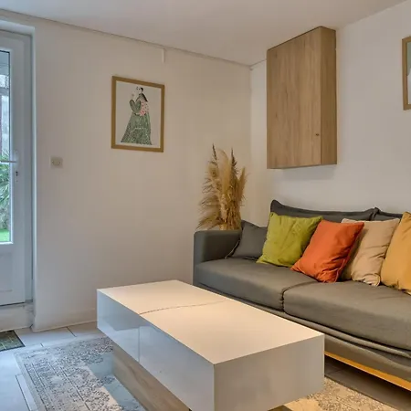Le Nid Voute Avec Terrasse Situe Au Coeur De Rouen شقة