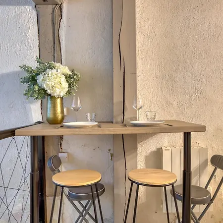 Le Nid Voute Avec Terrasse Situe Au Coeur De 루앙