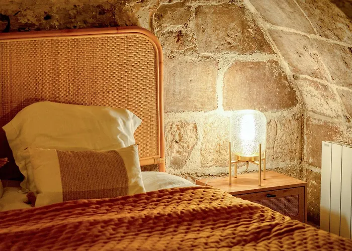 Le Nid Vouté Avec Terrasse Situé Au Coeur De Apartamento Ruan